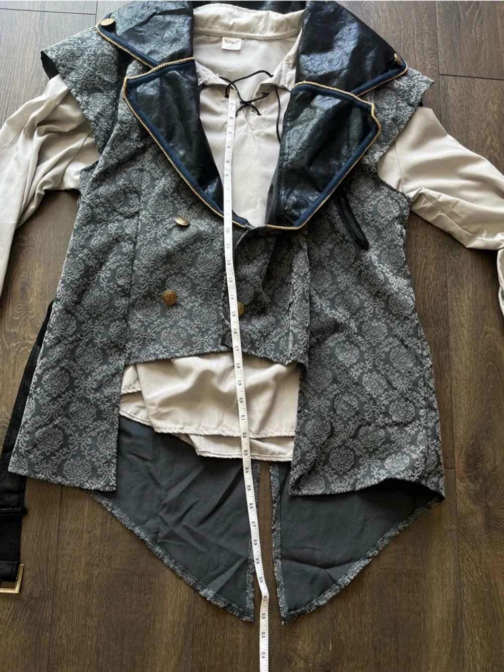 Spirit Halloween Pirate Costume - Picture 8 of 15